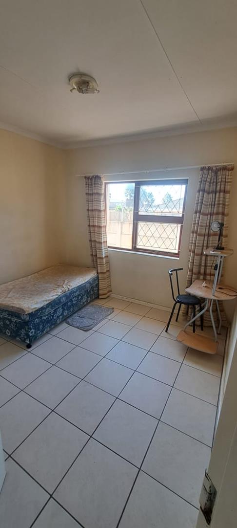 To Let 1 Bedroom Property for Rent in Summerstrand Eastern Cape